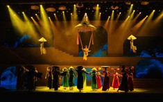 "Việt Nam Bách Nghệ" – vở diễn tôn vinh làng nghề truyền thống gây ấn tượng