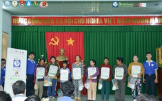 Ban giám hiệu Đại học Y Dược Tp.Hồ Chí Minh thăm chiến sĩ blouse trắng tình nguyện mùa hè xanh 2025