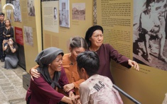 Trưng bày chuyên đề 'Bút sắc, lòng son'