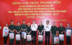 Chủ tịch Quốc xem bong da truc tiep nhanh nhat tri ân các anh hùng liệt sĩ, người có công tại tỉnh Thái Nguyên