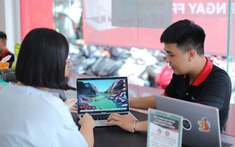 Tân sinh viên 2007 cầm bảng điểm đi mua laptop, tậu máy tính bảng giảm giá tới 8 triệu đồng