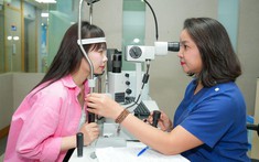 truc tiep bong da keo nha cai trình vượt qua nỗi sợ mổ cận của nữ văn phòng: Thu nhập tăng nhiều lần sau khi tháo kính