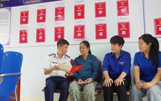 Hải đoàn 21 phối hợp triển khai dịch vụ công trực tuyến
tại xã Tam Hải - góp phần lan tỏa sức trẻ và tinh thần tình nguyện