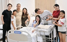 Đại gia Minh Nhựa đưa cả gia đình đến thăm ái nữ mới sinh, một nhân vật xuất hiện trong lich bong da truc tiep gây bất ngờ
