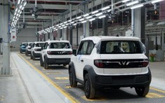 Những chiếc ô tô điện đầu tiên xuất xưởng từ nhà máy sản xuất mới của VinFast tại Hà Tĩnh