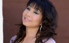 Nữ danh ca mấy chục năm không ăn cơm, độc thân 30 năm, U80 vẫn trẻ đẹp, giàu có