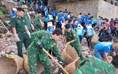 Đồn Biên phòng Bến Đá chung tay làm sạch biển Vũng Tàu