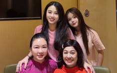 tại hi88 Hằng Túi khoe ảnh 3 thế hệ gia đình, dân tình ngạc nhiên với thân thế 2 "phú bà" ngồi cạnh nhau