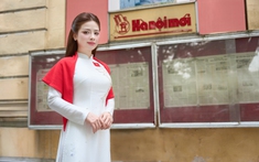 Dương Hoàng Yến bỏ mọi kế hoạch vì ca khúc khiến cô xúc động khi đang ngồi trên máy bay