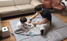 Dù bận rộn đến mấy, trước khi con biết nói, bố mẹ hãy cố gắng làm việc này với con