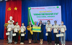 Cathay Life Việt Nam trao học bổng cho sinh viên tại khu vực Cần Thơ