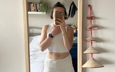 40 tuổi mà tủ đồ vẫn còn 7 thứ này thì bạn rất dễ mặc xấu