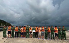 Bộ đội Biên phòng Đảo Trần tổ chức chia tay 10 ngư dân gặp nạn do chìm tàu trên biển