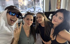 Hẹn hò kiểu tỷ phú: Kylie Jenner bay 12 tiếng để gặp Timothée Chalamet chỉ vì quá nhớ bạn trai!