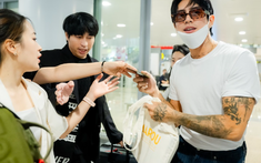 DPR IAN "nghẹt thở" trong vòng vây của người hâm mộ Việt Nam