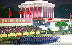 Vinh dự và tự hào khi được diễu hành trong vòng tay nhân dân