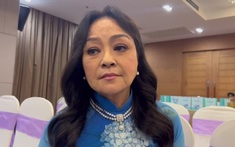 Nữ danh ca 69 tuổi bị nhắn tin nói dạy đời: "Cũng đúng thôi"