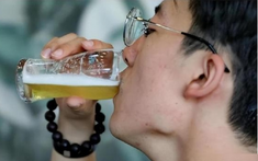 Nam giới lâu ngày không uống rượu bia có lợi ích gì?
