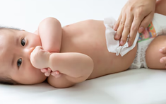 85% phụ huynh công nhận: Lau chườm kiểu mới giúp trẻ hạ sốt hiệu quả