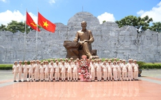 Mừng 80 năm Tết Độc lập - Cảnh sát giao thông tỉnh Quảng Ninh báo công dâng Bác