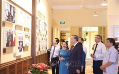 Tổng Bí thư Tô Lâm dâng hương tưởng niệm Chủ tịch Hồ Chí Minh tại Di tích Nhà số 48 Hàng Ngang, Hà Nội