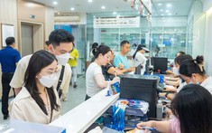 Thanh xuân có bao lâu mà cứ đeo kính mãi? Thi xong rồi, “thoát cận” vào đại học thôi!