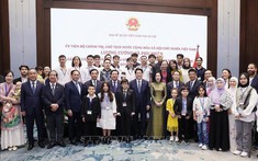 Chủ tịch nước Lương Cường gặp gỡ cộng đồng người Việt Nam tại Ai Cập