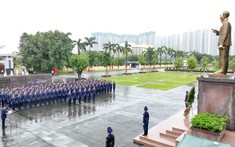Đoàn đại biểu dự Đại hội đại biểu Đảng bộ Cảnh sát biển Việt Nam lần thứ VI dâng hoa, dâng hương tưởng nhớ Chủ tịch Hồ Chí Minh