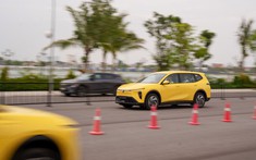 Tài xế xe điện: "Lợi đơn lợi kép" khi chạy dịch vụ bằng Limo Green 