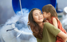 Tuổi 30 âm thầm đi trữ trứng, tôi nhận "trái ngọt" ở tuổi trung niên và điều bất ngờ đến từ phản ứng của gia đình
