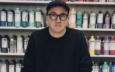 KAWS trở thành Nghệ sĩ Lưu trú đầu tiên của UNIQLO