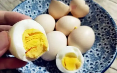 Người có tuổi ăn 1 quả k+ truc tiep bong da mỗi sáng có tốt?