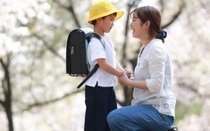 1 mom 9x "đứng hình" khi cậu truc tiep bong da hom nay trai Gen Alpha hỏi lương mẹ có nhiều không