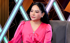 Nữ ca sĩ được Sở Giáo dục tặng bằng khen nói thẳng về học trò: "Bị học vẹt"