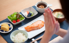 Trẻ hơn 11 tuổi so với tuổi thực, chuyên gia tiết lộ 4 bí quyết ăn uống “trẻ hóa” cơ thể