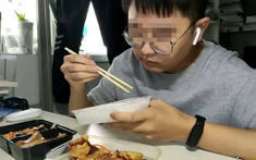 24 tuổi mắc ung thư dạ dày giai đoạn cuối vì thứ nhiều người dùng hàng ngày