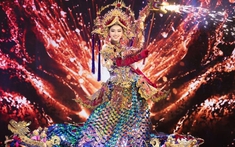 Hoa hậu Yến Nhi giới thiệu nghệ thuật múa rối nước tại "Miss Grand International 2025"