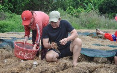Tuổi 52 cực phong độ của "ông trùm đại gia Vĩnh Long" được Cát Tường công khai gọi "ông xã"