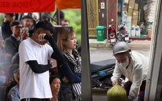 Nam diễn viên được người lạ tới cho gạo: "Trông tôi bần lắm hả?"