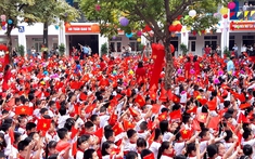 Thủ tướng yêu cầu tập trung khắc phục cơ sở giáo dục
bảo đảm điều kiện khai giảng năm học mới cho học sinh