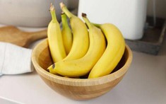 Chuối sẽ tươi lâu bất ngờ nếu được bảo quản cùng với thứ này