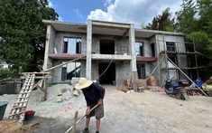 Chi 800 triệu xây nhà cho bố mẹ nghèo ở quê, 3 năm sau, người con chết lặng phát hiện ra sự thật về khối tài sản giấu kín