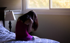 Thấy con có biểu hiện lạ, phân biệt nội ngoại, tôi nghi nguyên nhân do vợ và sự thật làm tôi xấu hổ