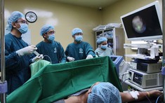 Điều trị sỏi thận phức tạp: Đối mặt thế nào với “bài toán khó”?