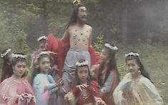 Yêu quái trăm mắt Tây Du Ký 1986 ngoài đời gây choáng: Tốt nghiệp Văn học, về già nghiên cứu UFO, cả đoàn phim phải nể vì một chuyện