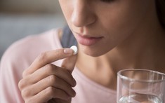 Người dùng vitamin D được cảnh báo "dừng ngay": Uống càng nhiều càng tốt có thể là một sai lầm nguy hiểm