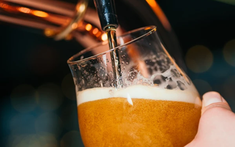 Bất ngờ: 6 công dụng ít ai ngờ của bia