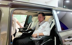 Nam NSƯT từ Mỹ về tậu xe mới: "Hi vọng năm sau có tiền mua xe khác"