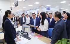 Thủ tướng: Cán bộ Trung tâm hành chính công phải chủ động, tận tâm phục vụ nhân dân