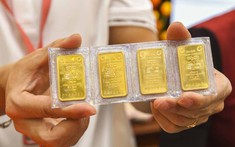 Giá vàng đột ngột giảm mạnh